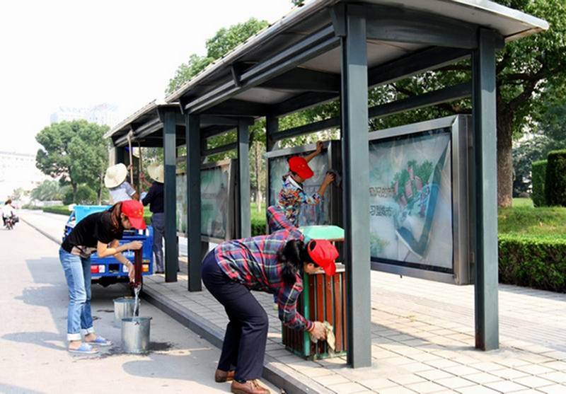 美容過(guò)的候車亭將成為城市里的亮麗風(fēng)景線